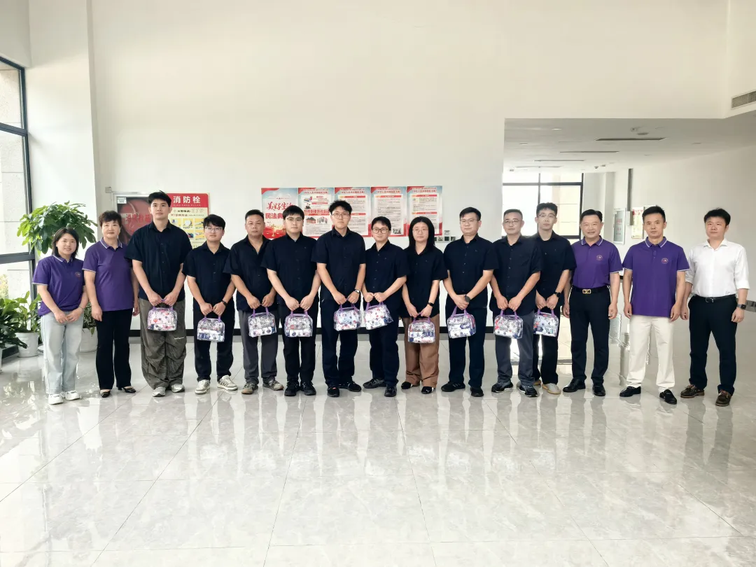 致敬高温下的每一份坚守